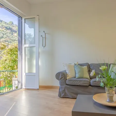 Flora By Portofinohomes Appartement